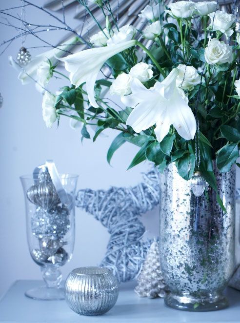 white and silver Christmas decorating ideas as seen @skimbaco