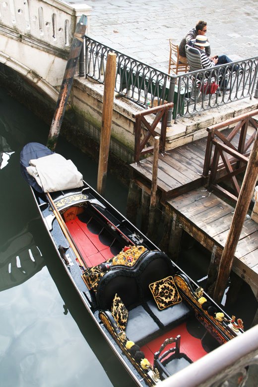 Venice, Italy lovers photos, gondolas in Venetzia