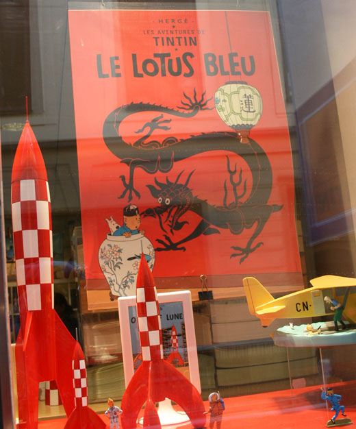 store window with Tintin