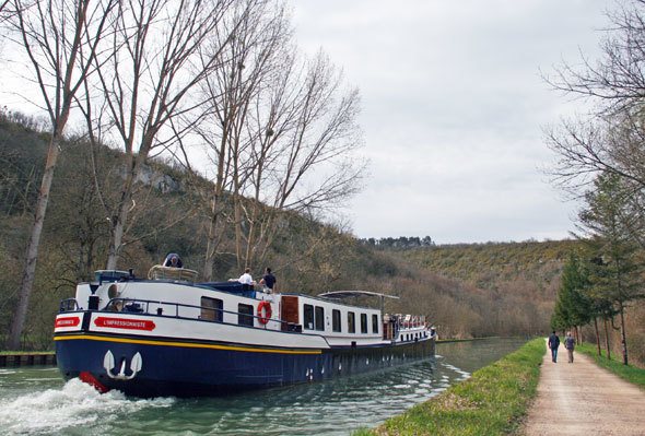 River barge in Burgundy