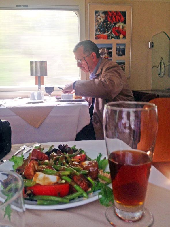 eating in the train