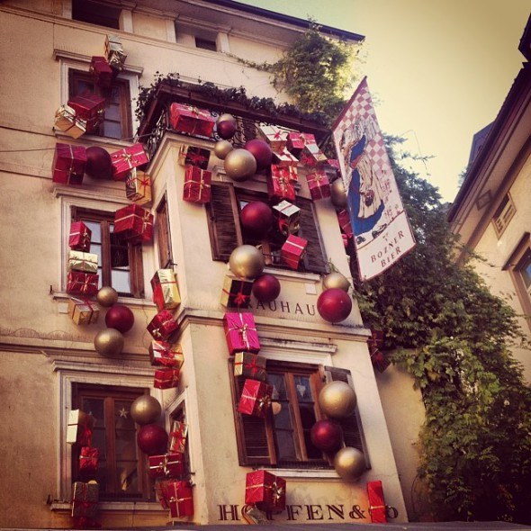 christmas decorations in italy