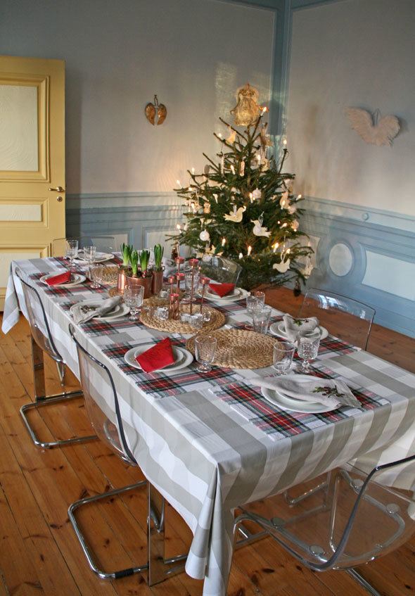 swedish-country-mansion-christmas
