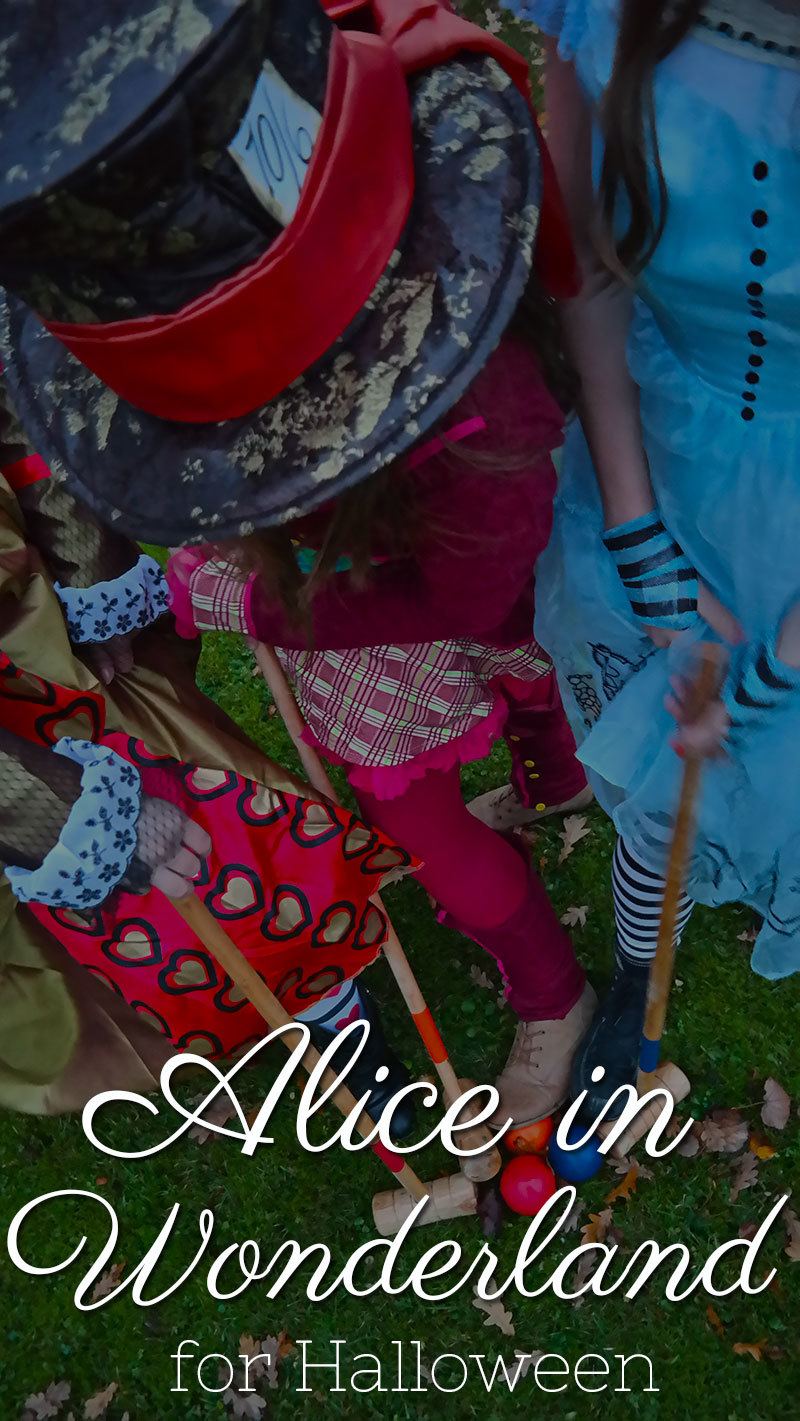 Alice in Wonderland costumes for Halloween