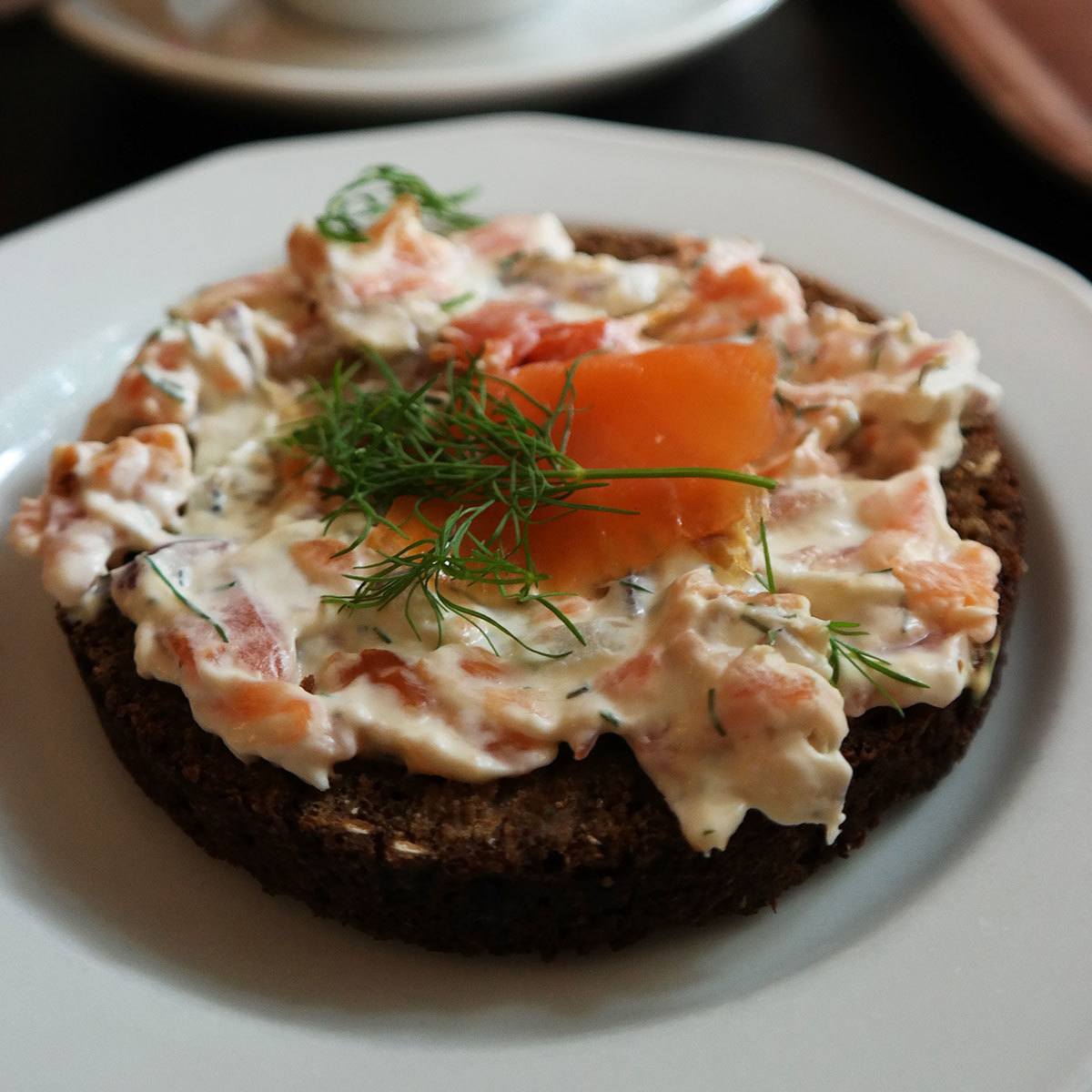 finnish-rye-bread-with-salmon