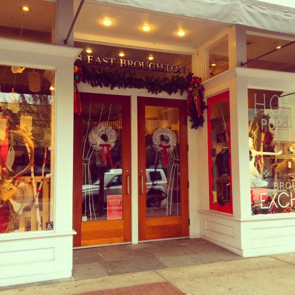 Store fronts in Savannah, GA for the holidays 
