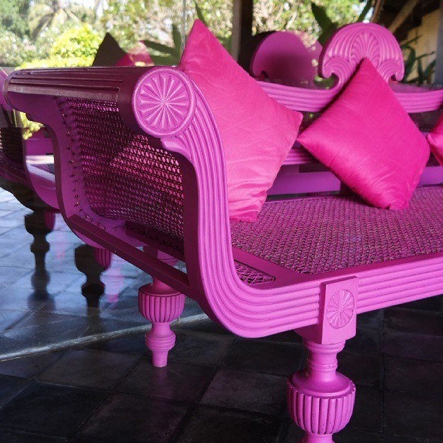 cinnamon hotels sri lanka pink couch