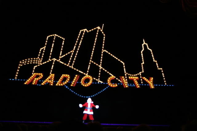 radio city music hall santa clus