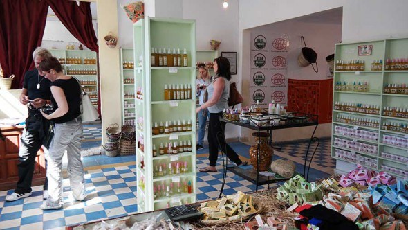 argan-oil-shopping-in-morocco