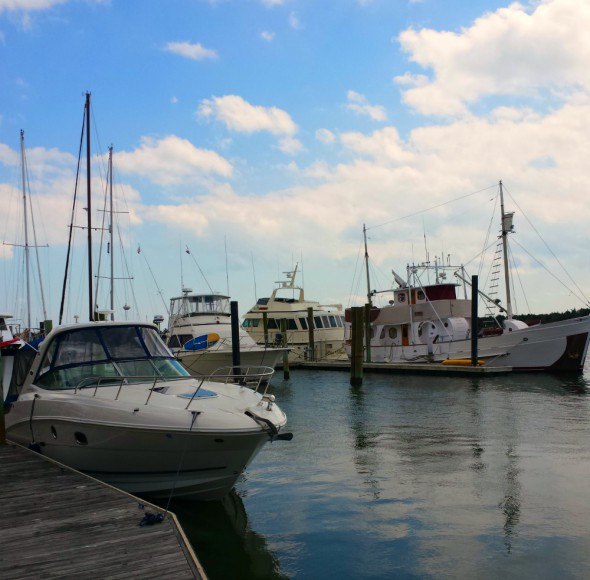 waterfront town, boating 