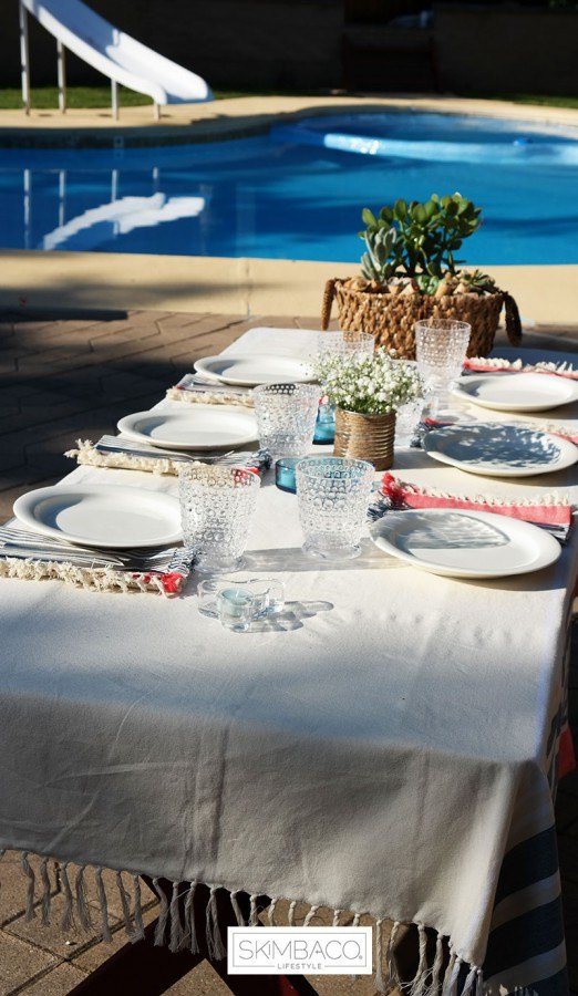 easy table setting for summer parties
