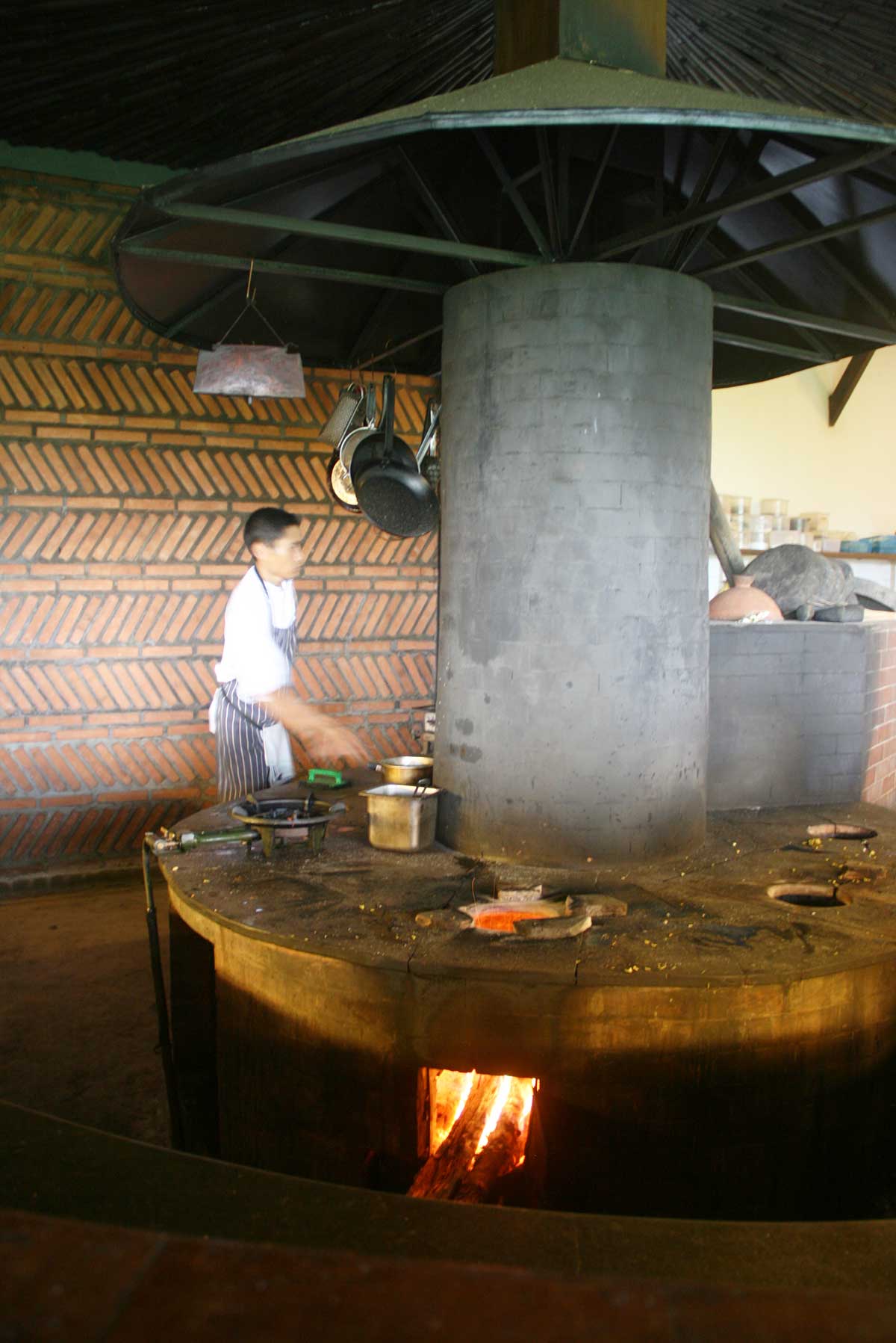cooking on open fire in Bali