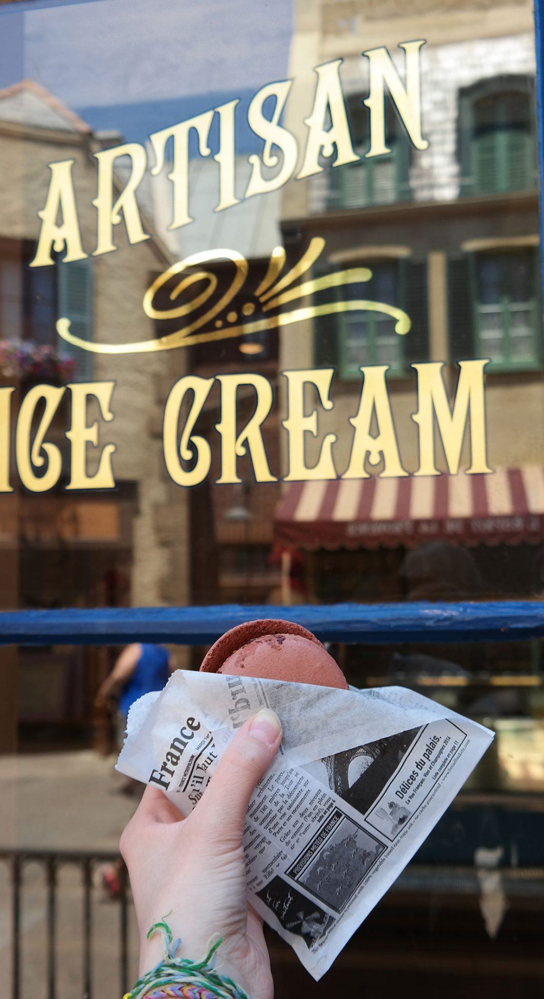 you can find L'Artisan des Glaces, an ice cream shop with 16 different flavors of ice cream (and sorbet)
